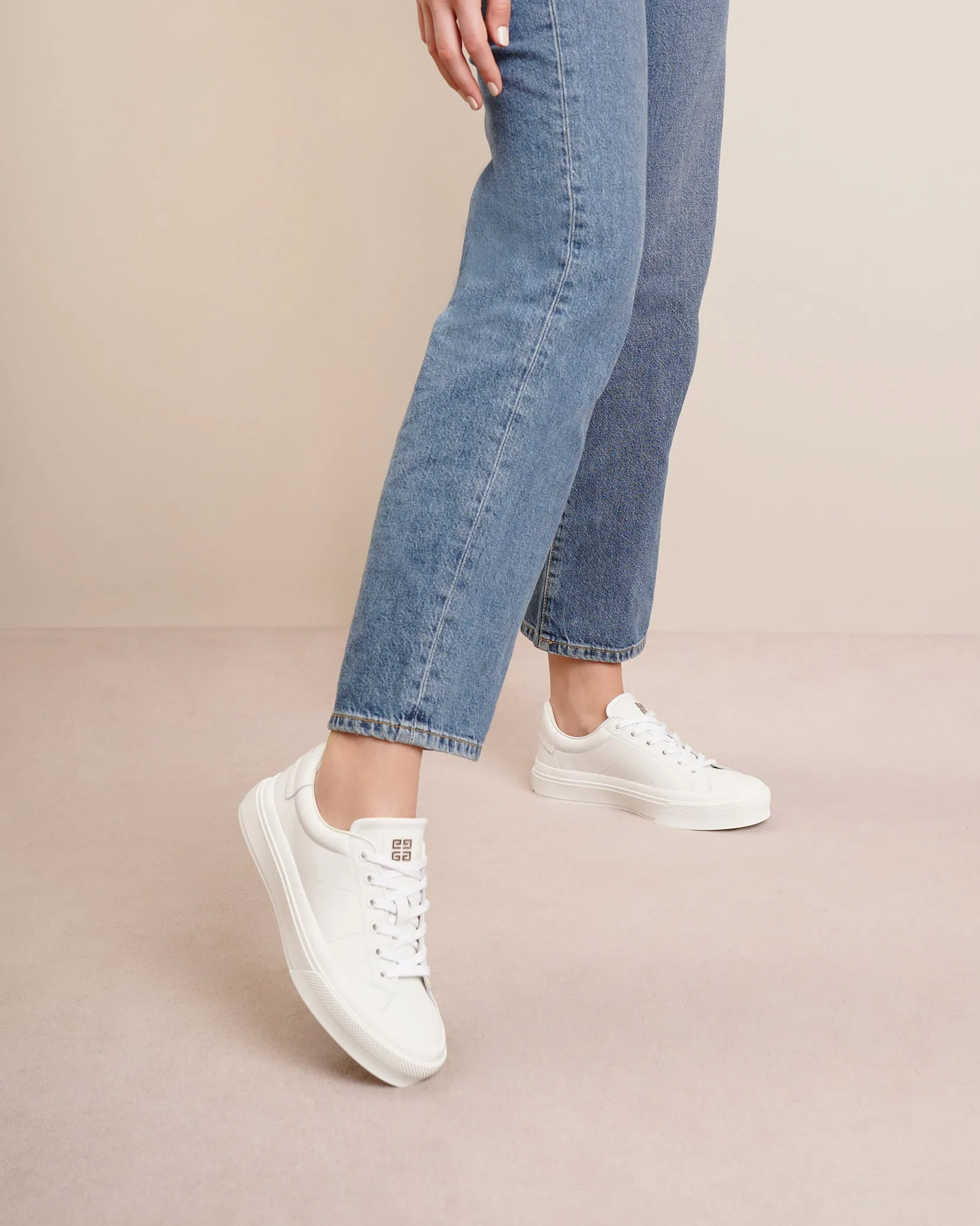 City court white leather sneakers