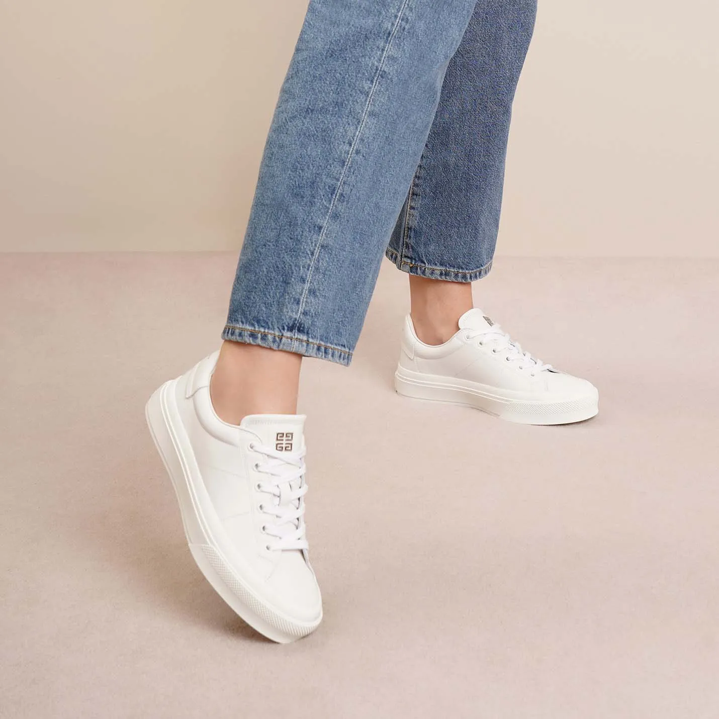 City court white leather sneakers