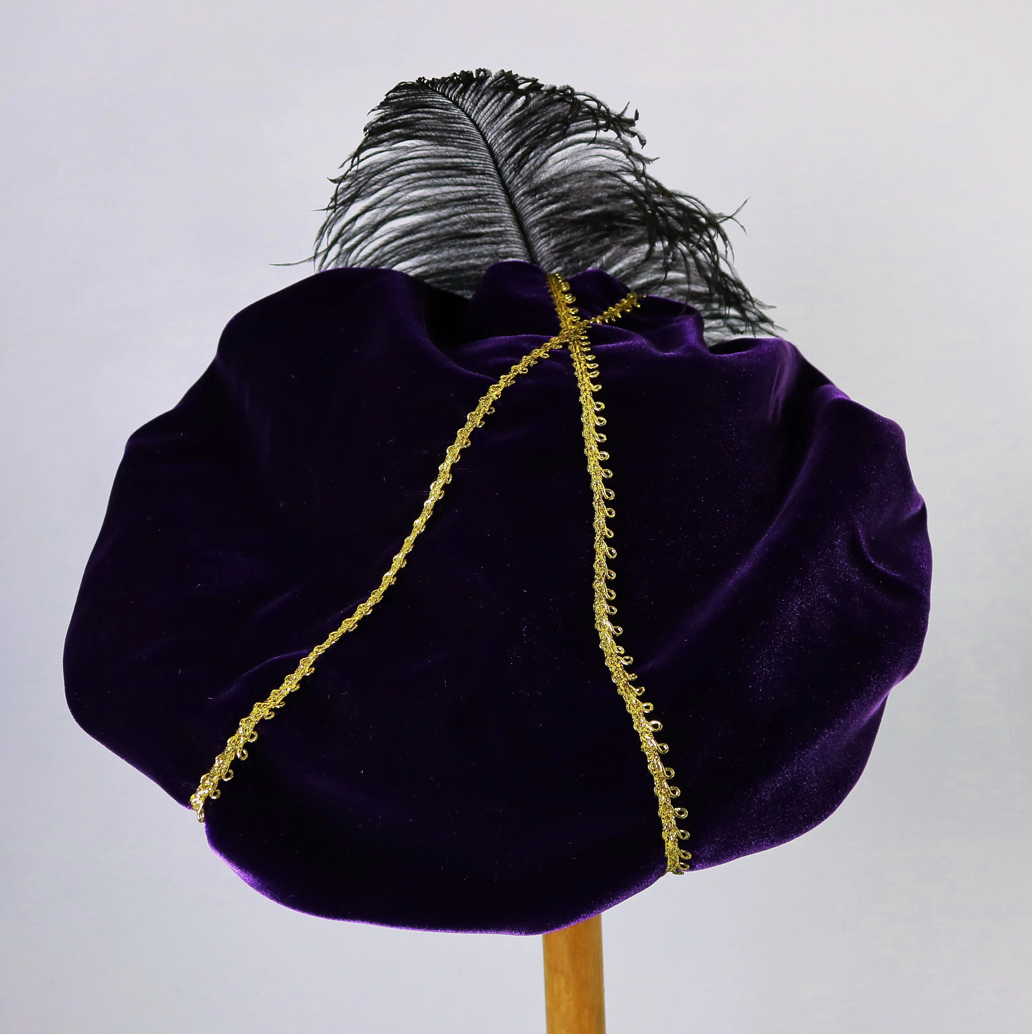 Feathered Beret - Eggplant / Gold