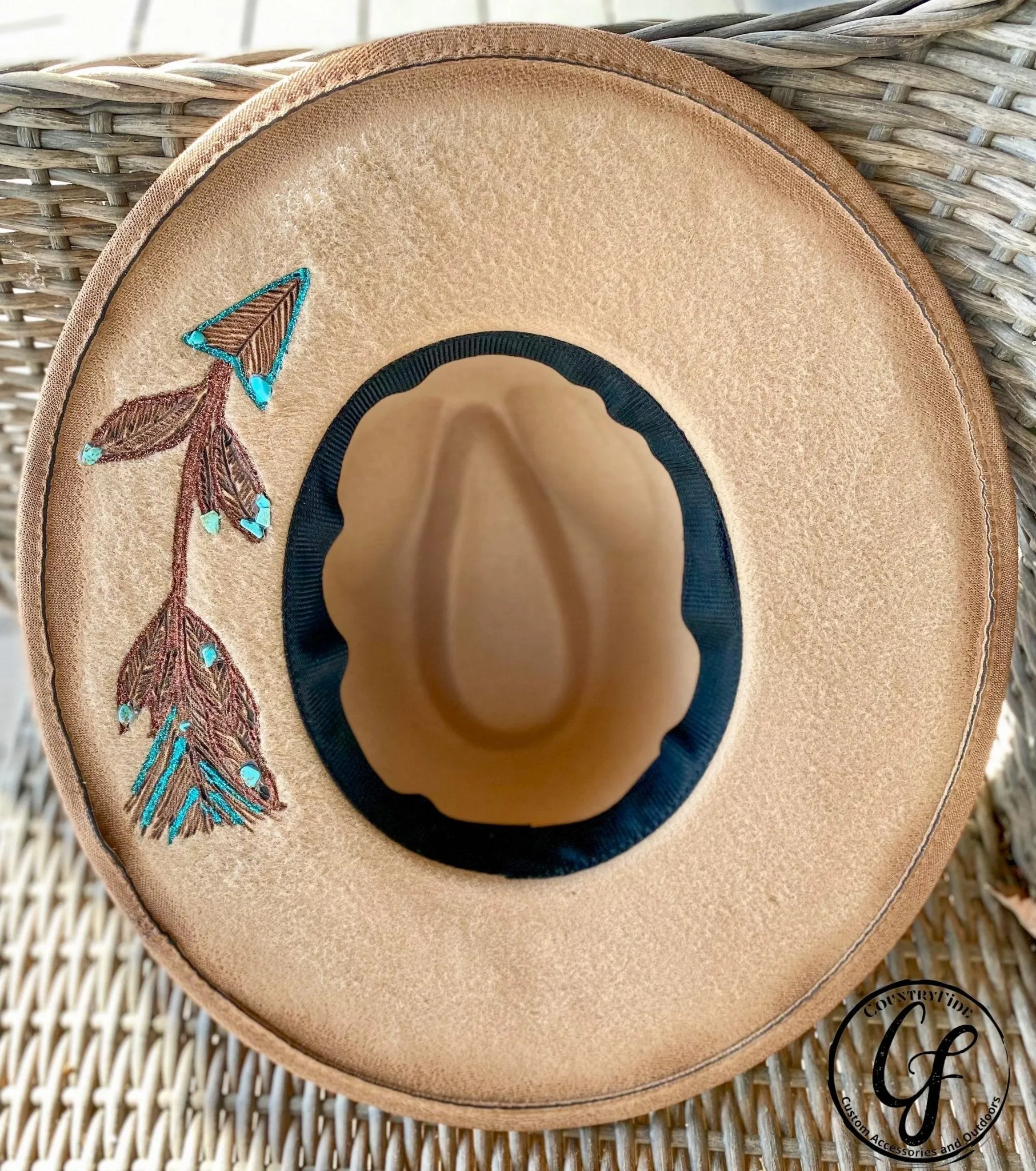 FEATHERED INDIAN ARROW FEDORA