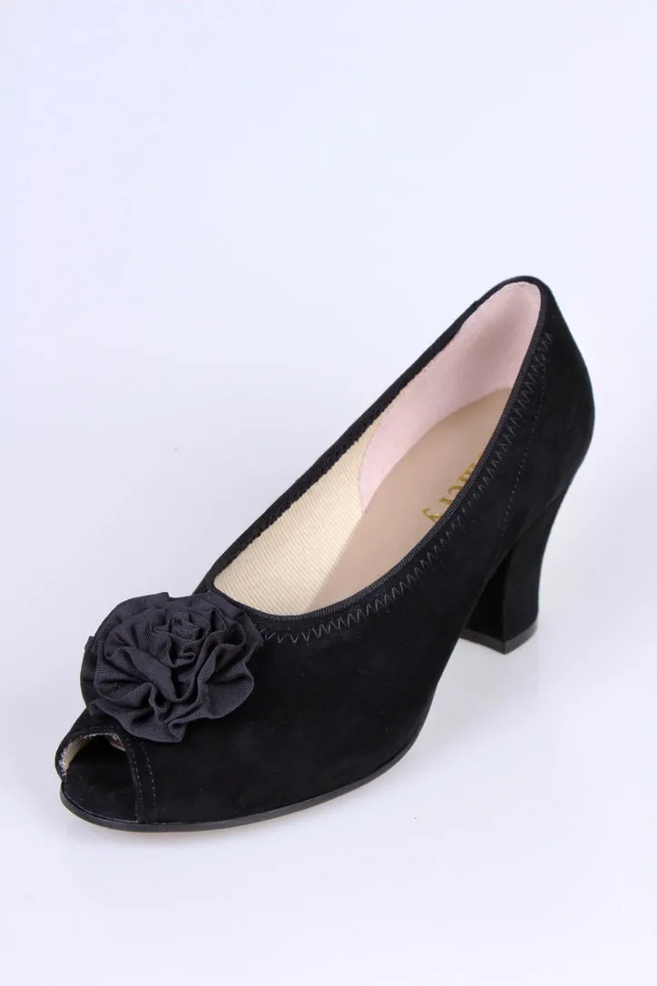 Late 1930s everyday suede pumps with rosetta, black, Jean