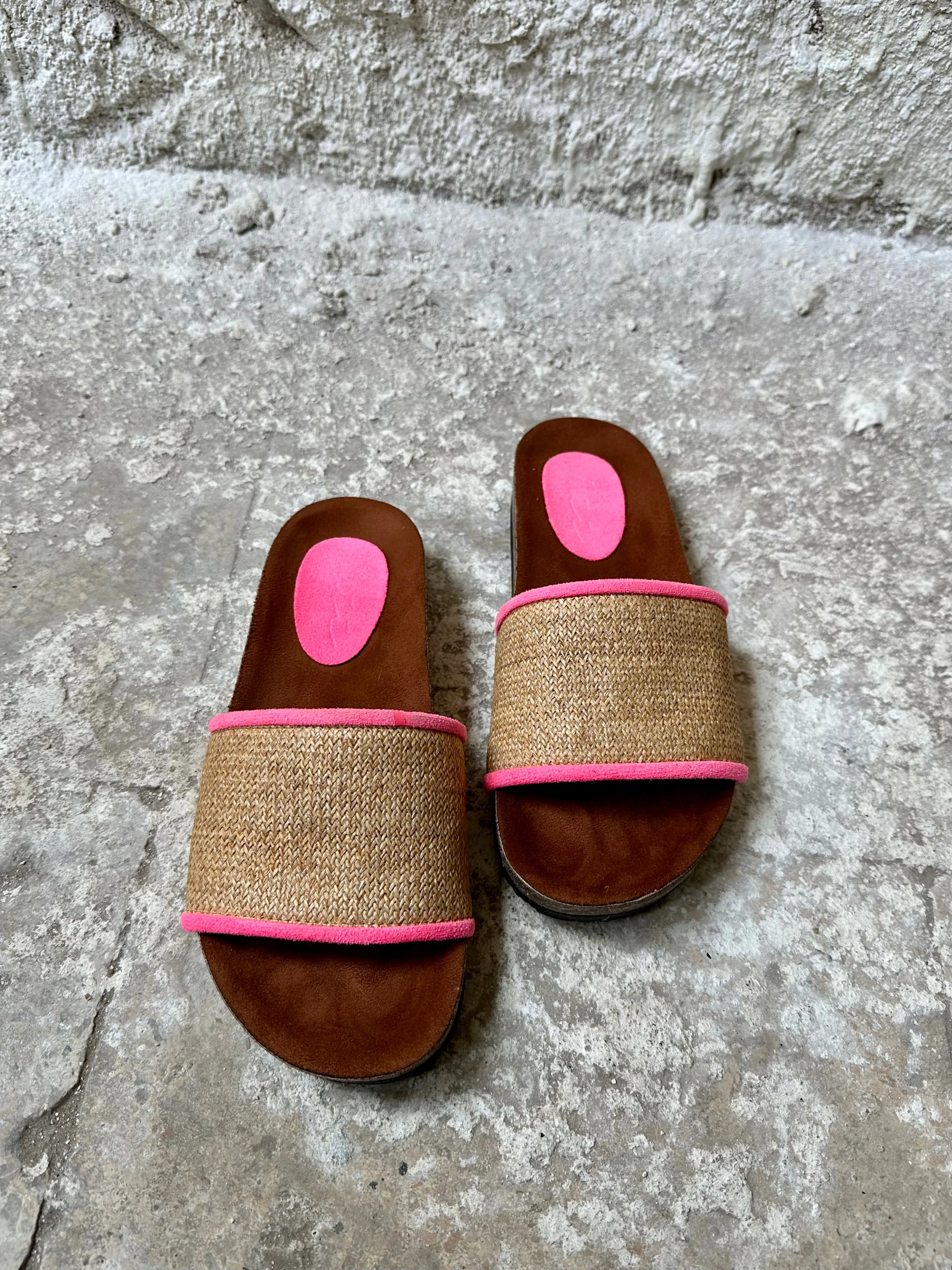 Raffia X Pink Slides